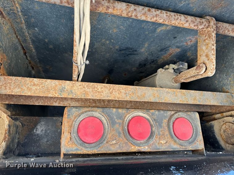 image for item DW2492 2007 Sterling LT9500 dump truck