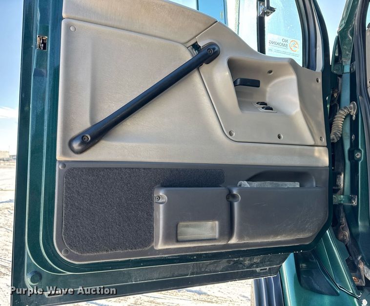 image for item DW2492 2007 Sterling LT9500 dump truck