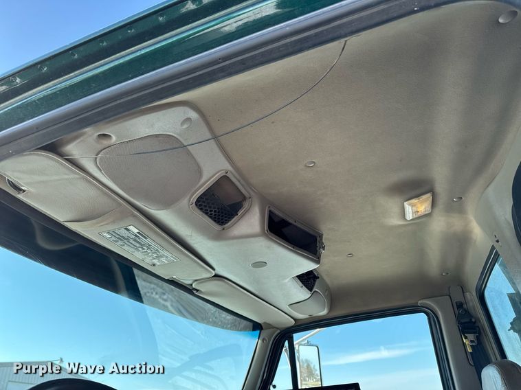 image for item DW2492 2007 Sterling LT9500 dump truck