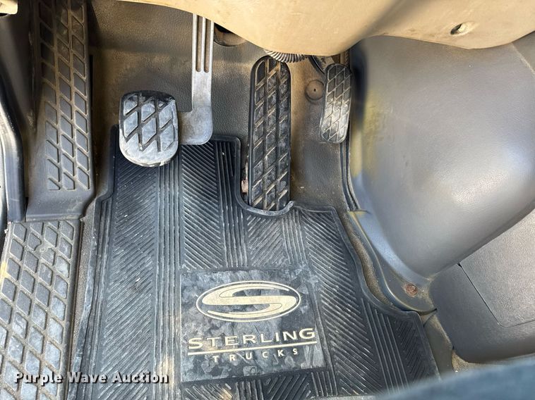 image for item DW2492 2007 Sterling LT9500 dump truck