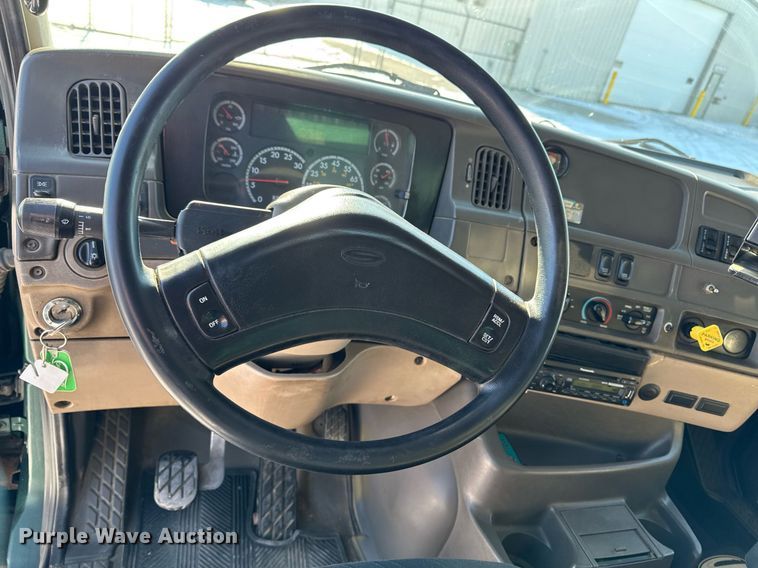 image for item DW2492 2007 Sterling LT9500 dump truck