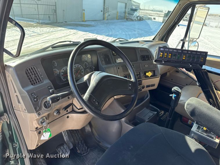 image for item DW2492 2007 Sterling LT9500 dump truck