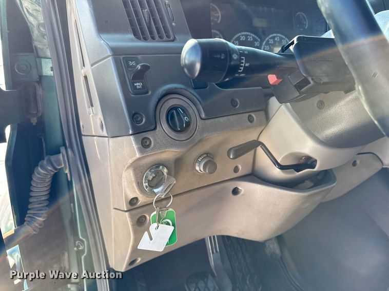 image for item DW2492 2007 Sterling LT9500 dump truck