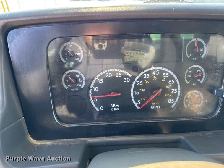 image for item DW2492 2007 Sterling LT9500 dump truck