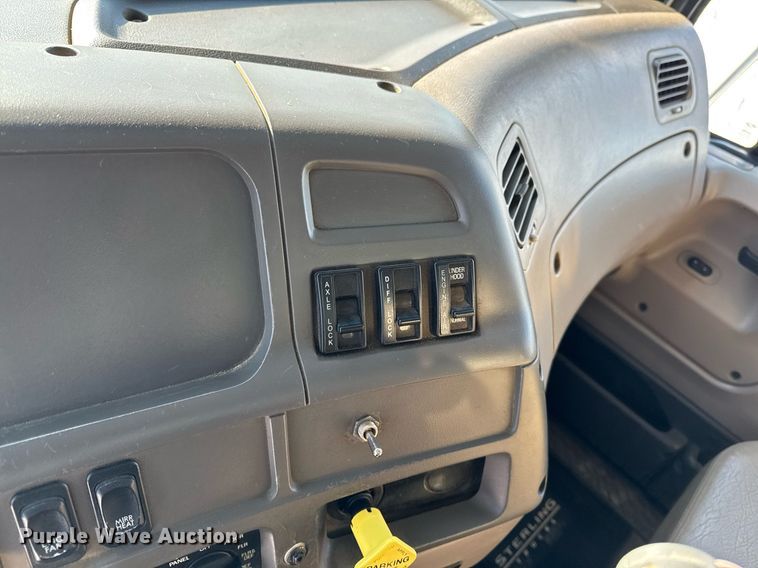 image for item DW2492 2007 Sterling LT9500 dump truck