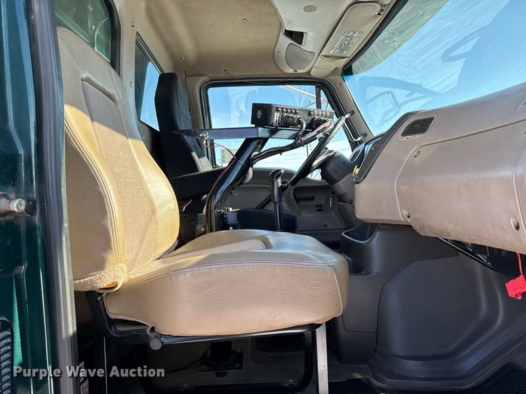 image for item DW2492 2007 Sterling LT9500 dump truck