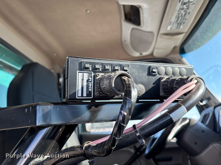 image for item DW2492 2007 Sterling LT9500 dump truck