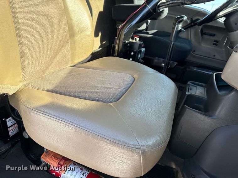 image for item DW2492 2007 Sterling LT9500 dump truck