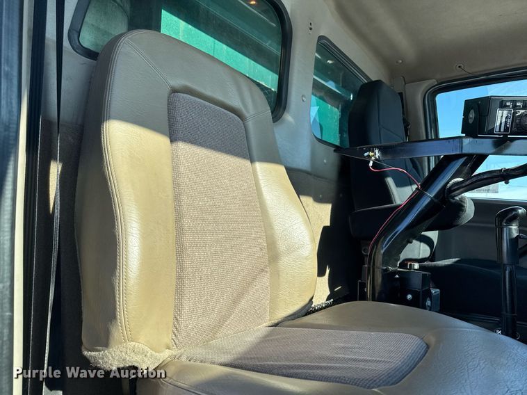 image for item DW2492 2007 Sterling LT9500 dump truck