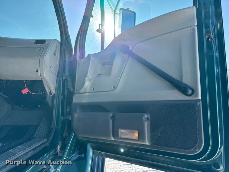 image for item DW2492 2007 Sterling LT9500 dump truck