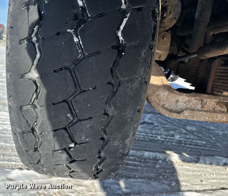 image for item DW2492 2007 Sterling LT9500 dump truck