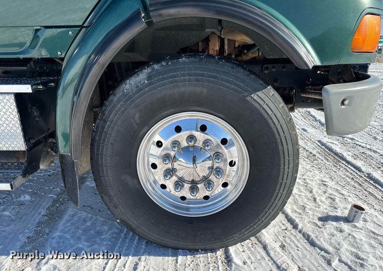 image for item DW2492 2007 Sterling LT9500 dump truck