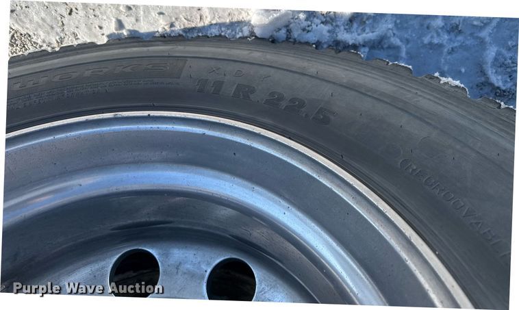 image for item DW2492 2007 Sterling LT9500 dump truck