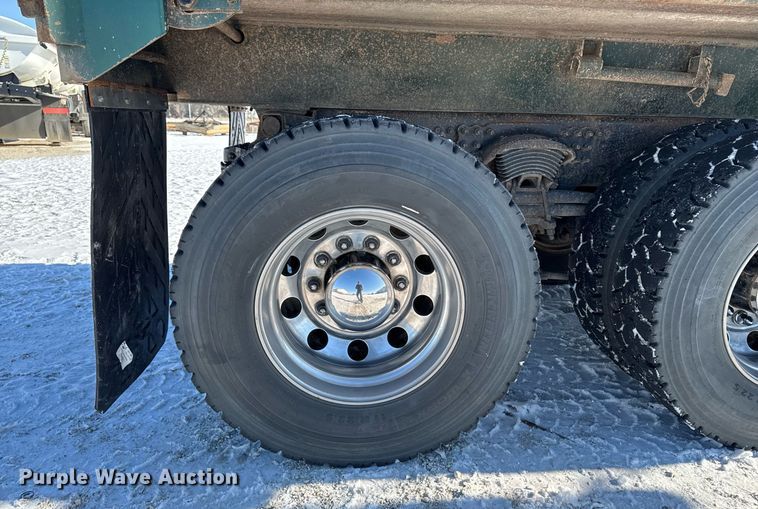 image for item DW2492 2007 Sterling LT9500 dump truck