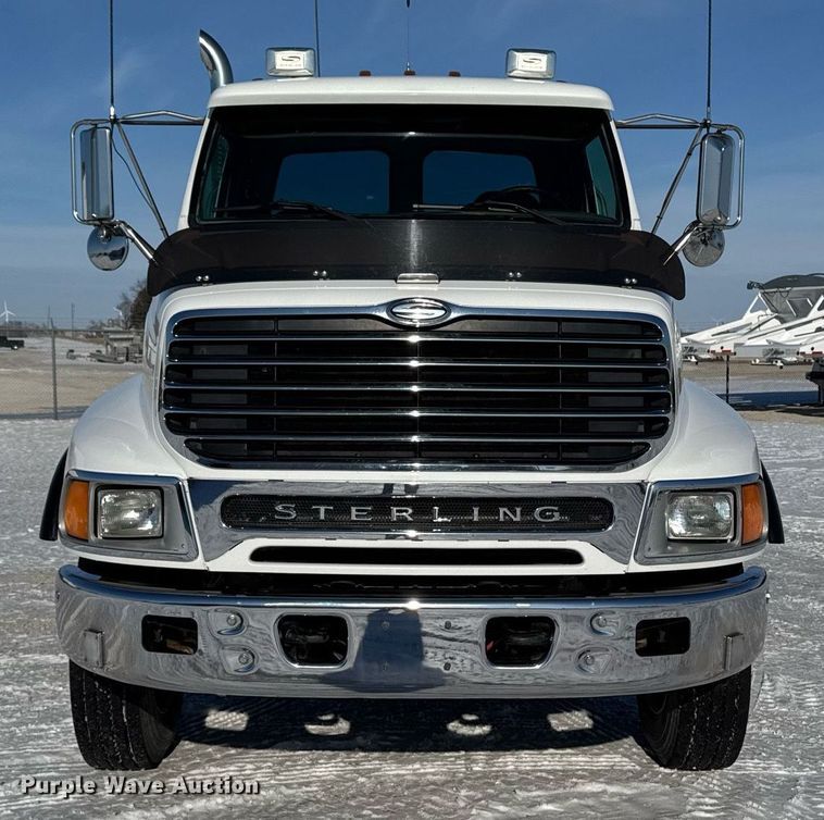 image for item DW2493 2002 Sterling LT9500 semi truck