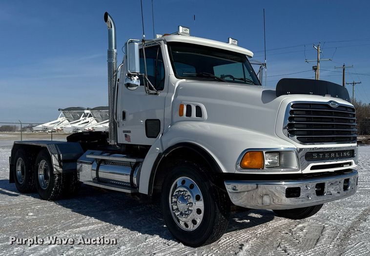 image for item DW2493 2002 Sterling LT9500 semi truck