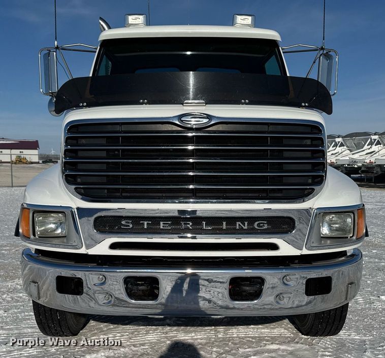 image for item DW2493 2002 Sterling LT9500 semi truck