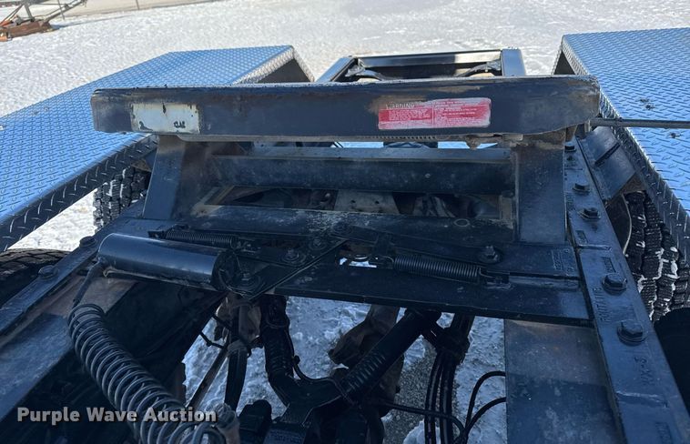 image for item DW2493 2002 Sterling LT9500 semi truck