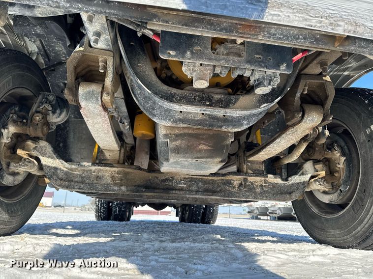 image for item DW2493 2002 Sterling LT9500 semi truck