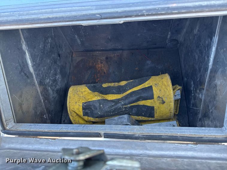 image for item DW2493 2002 Sterling LT9500 semi truck