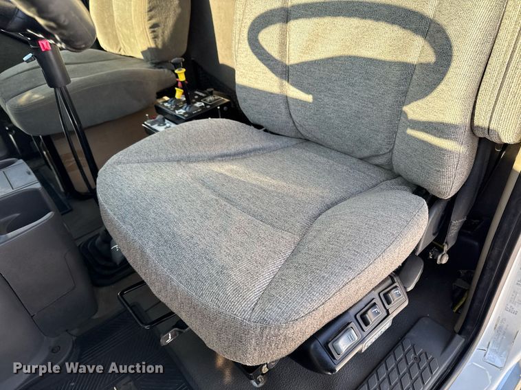 image for item DW2493 2002 Sterling LT9500 semi truck