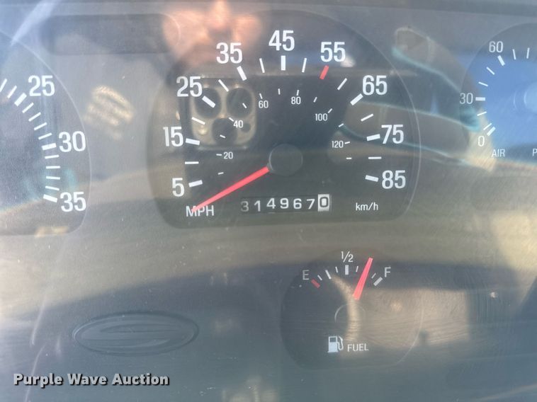 image for item DW2493 2002 Sterling LT9500 semi truck