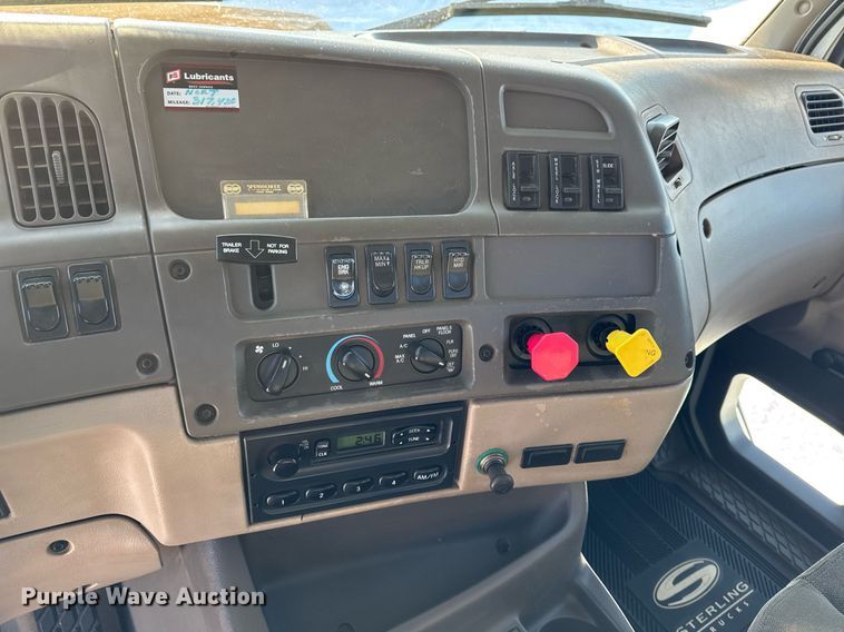 image for item DW2493 2002 Sterling LT9500 semi truck