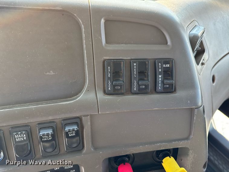 image for item DW2493 2002 Sterling LT9500 semi truck