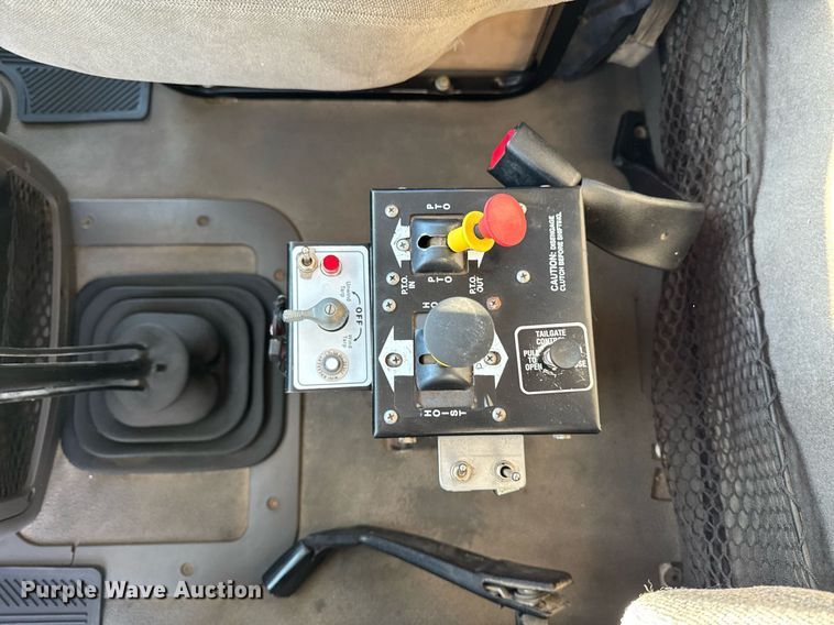 image for item DW2493 2002 Sterling LT9500 semi truck