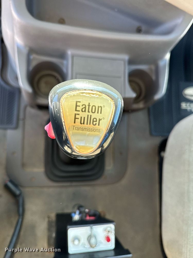 image for item DW2493 2002 Sterling LT9500 semi truck