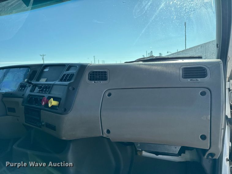 image for item DW2493 2002 Sterling LT9500 semi truck