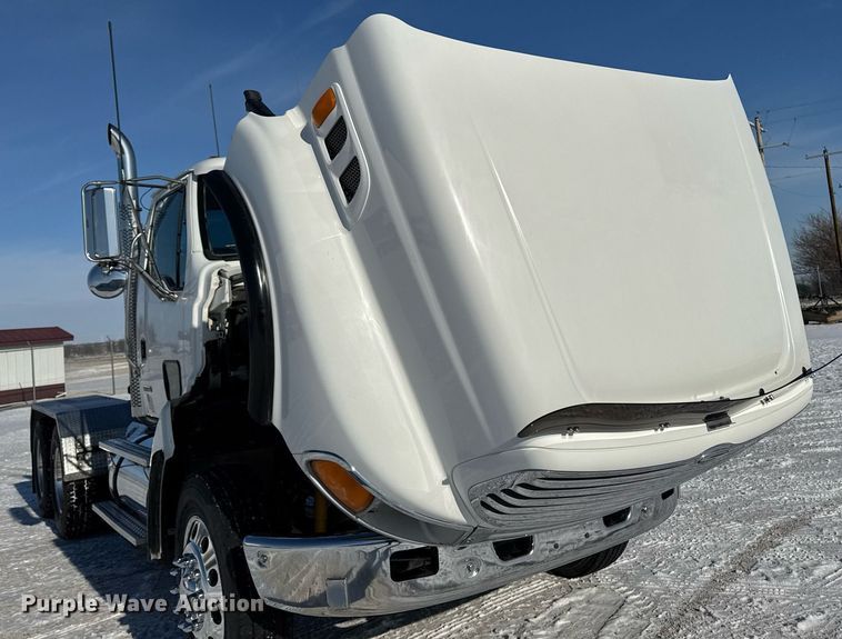 image for item DW2493 2002 Sterling LT9500 semi truck