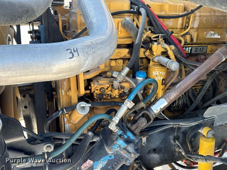 image for item DW2493 2002 Sterling LT9500 semi truck