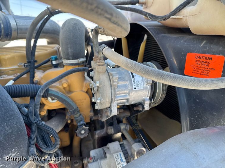 image for item DW2493 2002 Sterling LT9500 semi truck