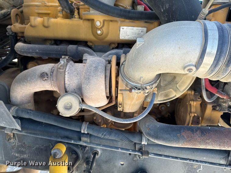 image for item DW2493 2002 Sterling LT9500 semi truck