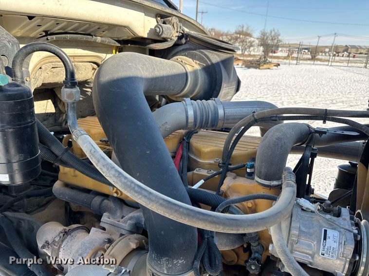 image for item DW2493 2002 Sterling LT9500 semi truck