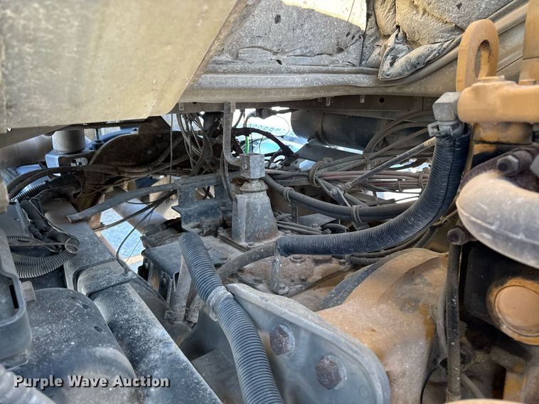 image for item DW2493 2002 Sterling LT9500 semi truck