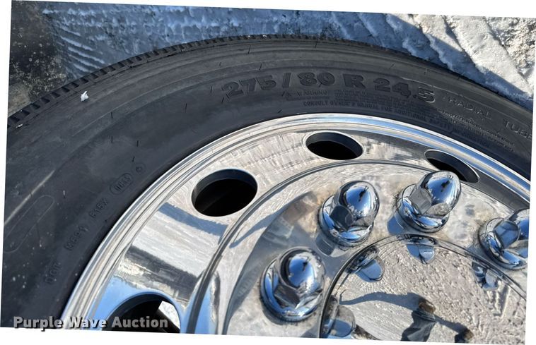 image for item DW2493 2002 Sterling LT9500 semi truck