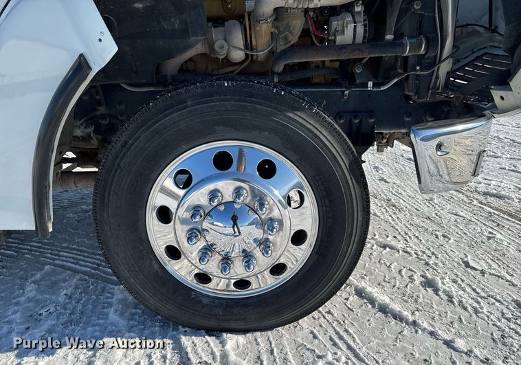 image for item DW2493 2002 Sterling LT9500 semi truck