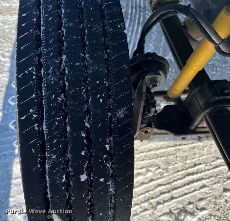 image for item DW2493 2002 Sterling LT9500 semi truck