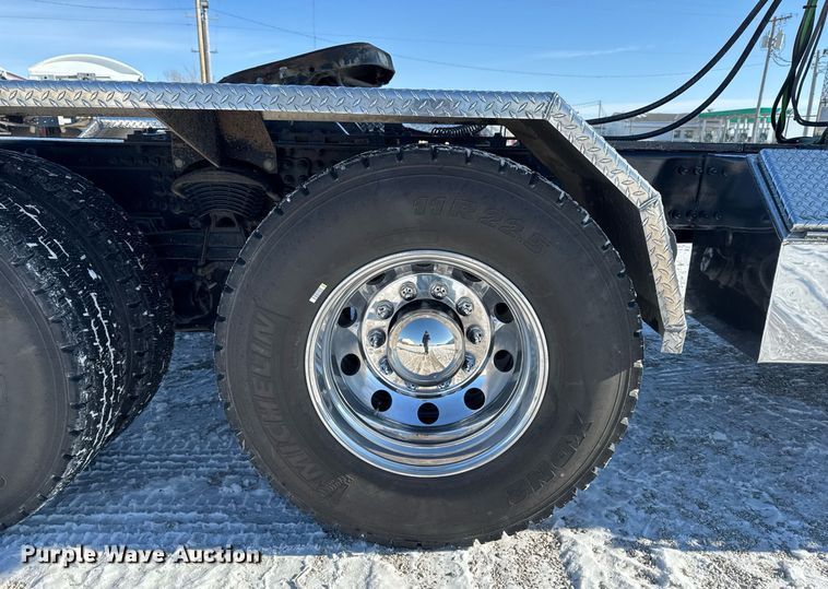 image for item DW2493 2002 Sterling LT9500 semi truck