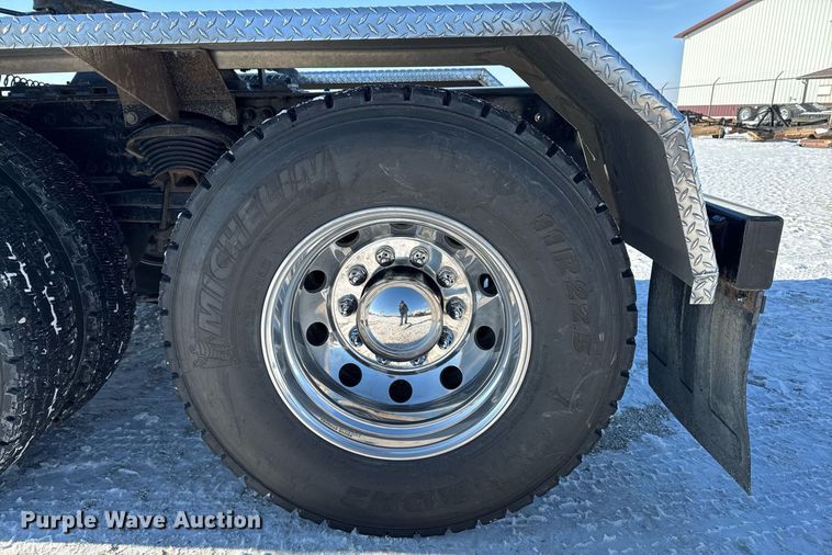 image for item DW2493 2002 Sterling LT9500 semi truck