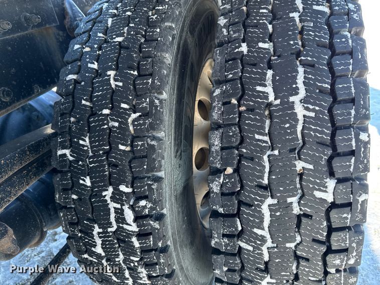 image for item DW2493 2002 Sterling LT9500 semi truck