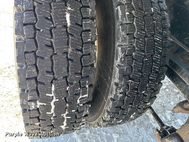 image for item DW2493 2002 Sterling LT9500 semi truck