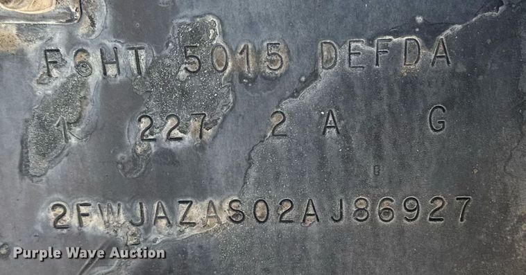 image for item DW2493 2002 Sterling LT9500 semi truck