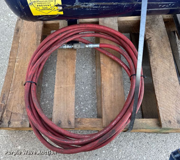 image for item DW2498 Napa air compressor