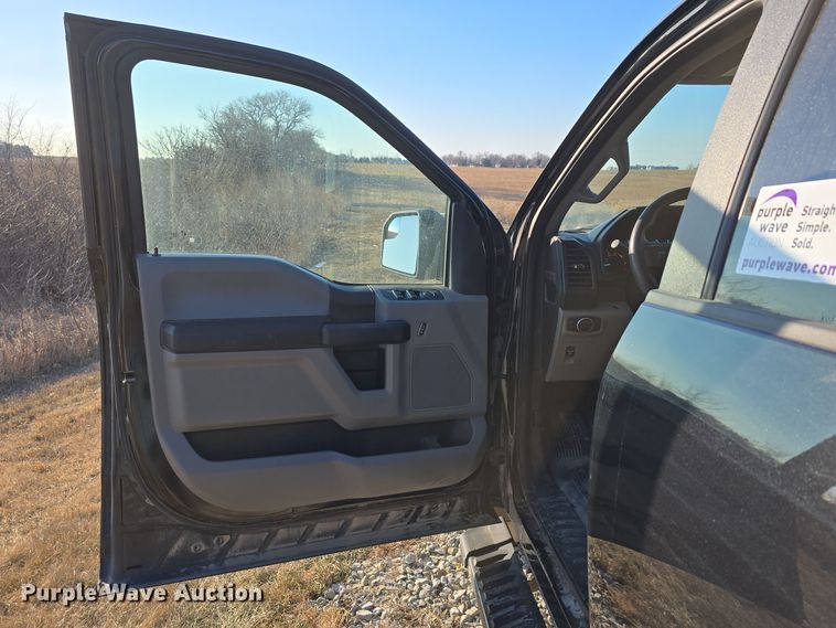 image for item DW3057 2020 Ford F150 SuperCrew pickup truck