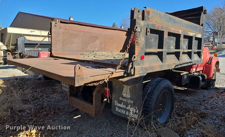 image for item DW3066 1996 Ford F700 dump truck