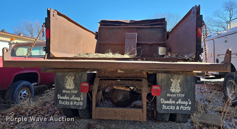 image for item DW3066 1996 Ford F700 dump truck