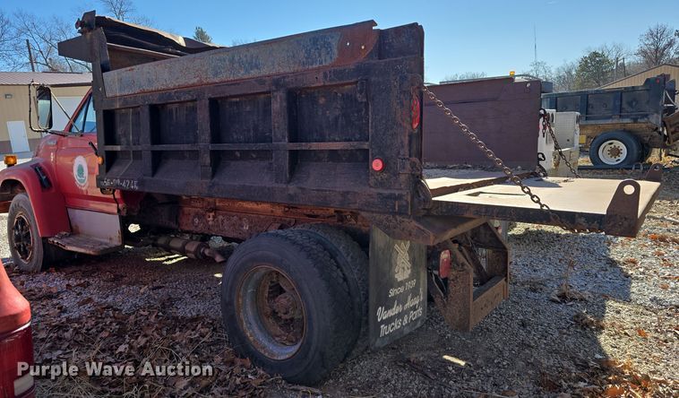 image for item DW3066 1996 Ford F700 dump truck